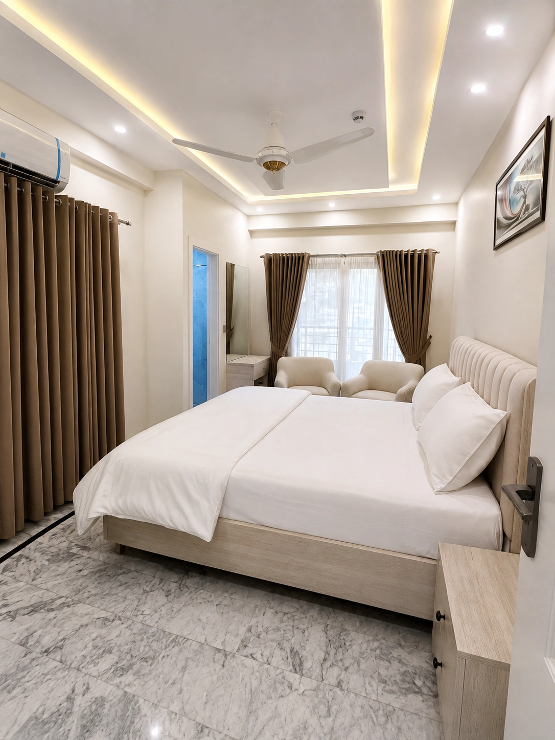 3-bedroom family lounge